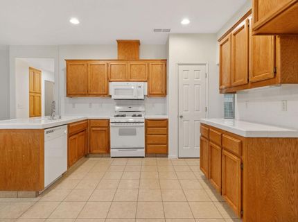 3232 N Zion Cir, Hanford, CA 93230 Photo