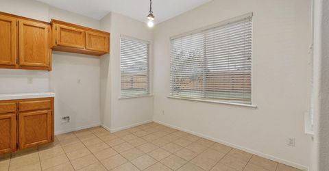 3232 N Zion Cir, Hanford, CA 93230 Photo