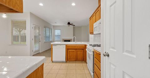 3232 N Zion Cir, Hanford, CA 93230 Photo