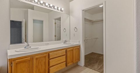 3232 N Zion Cir, Hanford, CA 93230 Photo