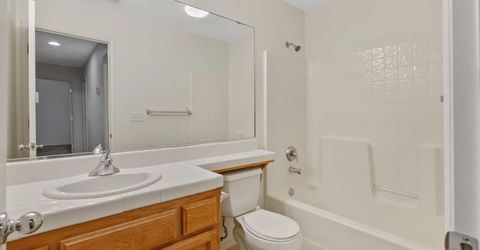 3232 N Zion Cir, Hanford, CA 93230 Photo