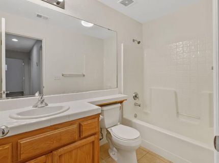 3232 N Zion Cir, Hanford, CA 93230 Photo