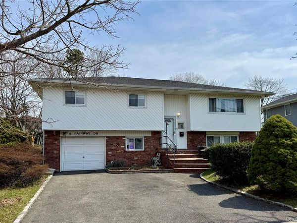 6 Fairway Drive , Old Bethpage, NY 11804