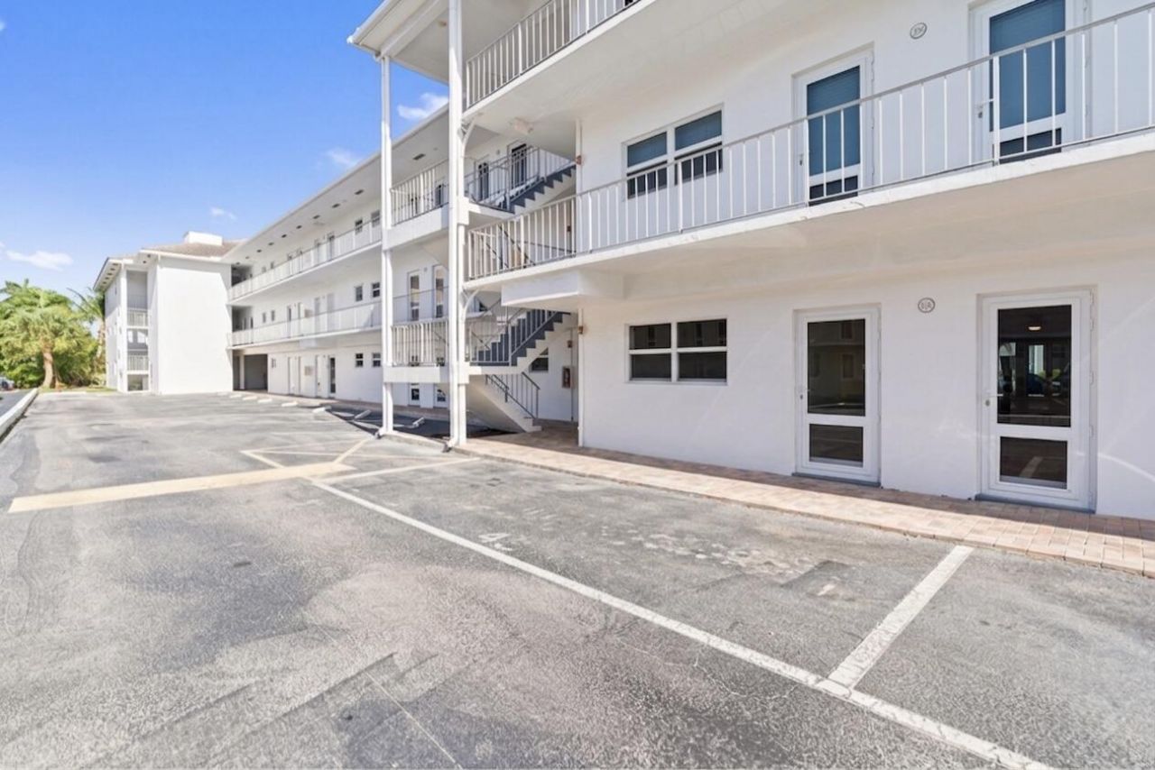 1461 S Ocean Boulevard, Unit 106, Lauderdale by the Sea, FL 33062 Photo