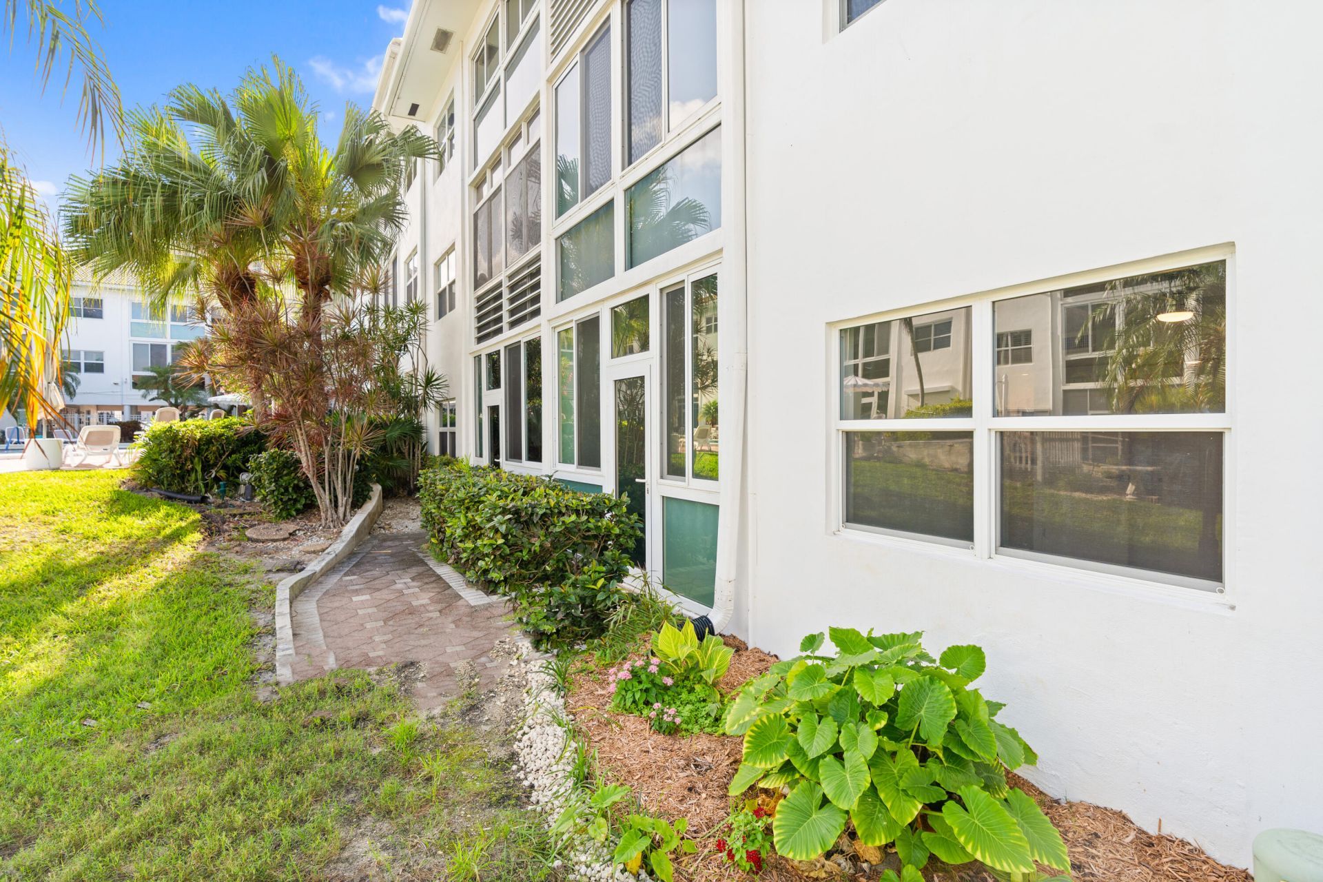 1461 S Ocean Boulevard, Unit 106, Lauderdale by the Sea, FL 33062 Photo