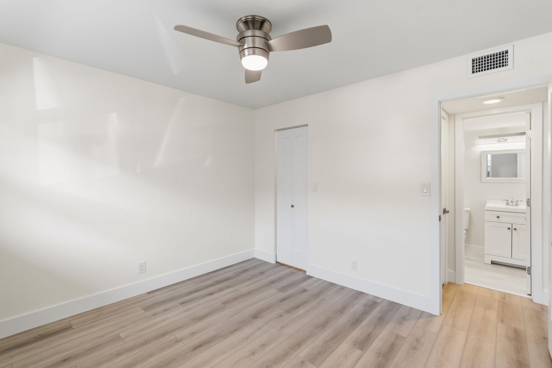 1461 S Ocean Boulevard, Unit 106, Lauderdale by the Sea, FL 33062 Photo