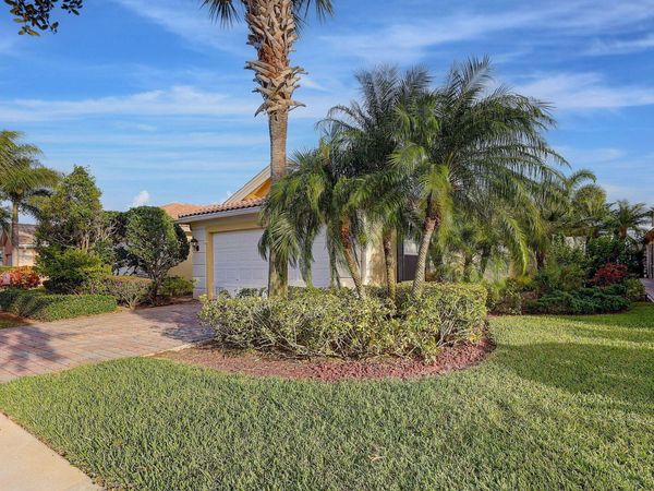 11361 SW Pembroke Drive, Port St. Lucie, FL 34987