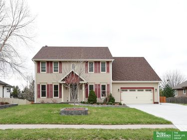 315 Pheasant Run Lane, Papillion, NE 68046