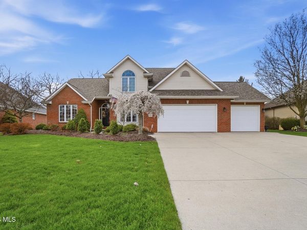 8464 Indian Lake Drive , Findlay, OH 45840