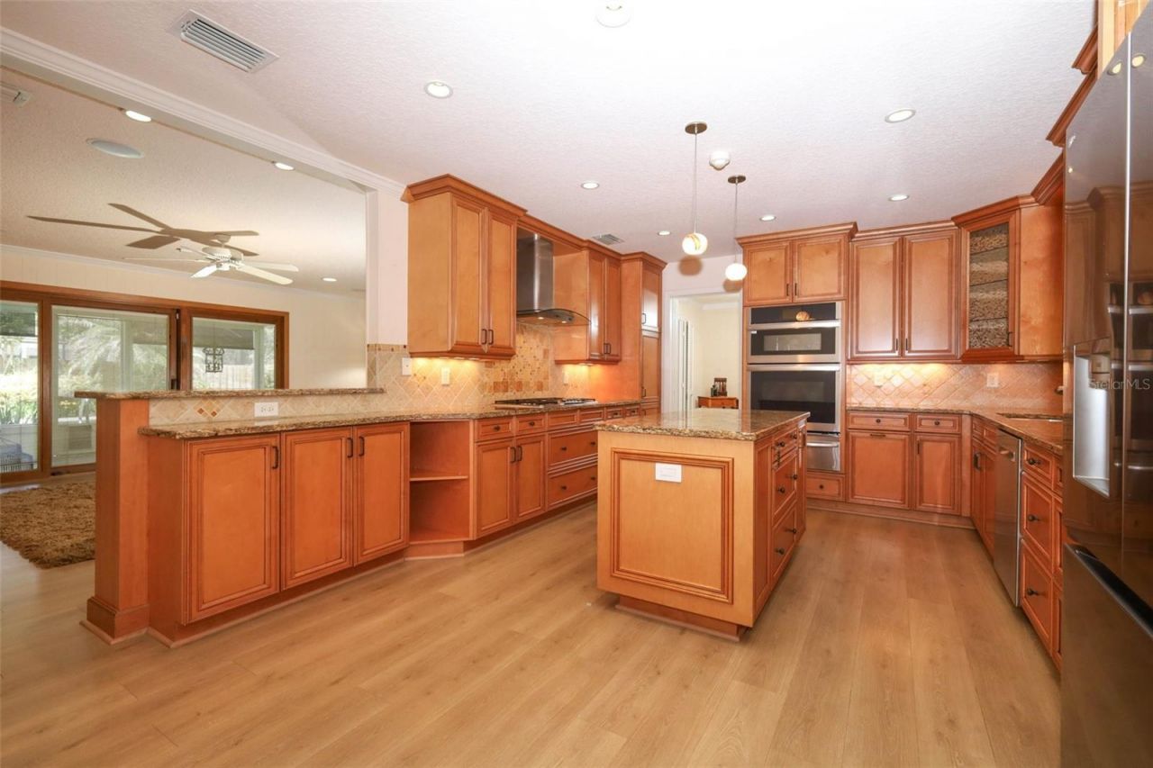 102 Pineview Circle, Altamonte Springs, FL 32714 Photo