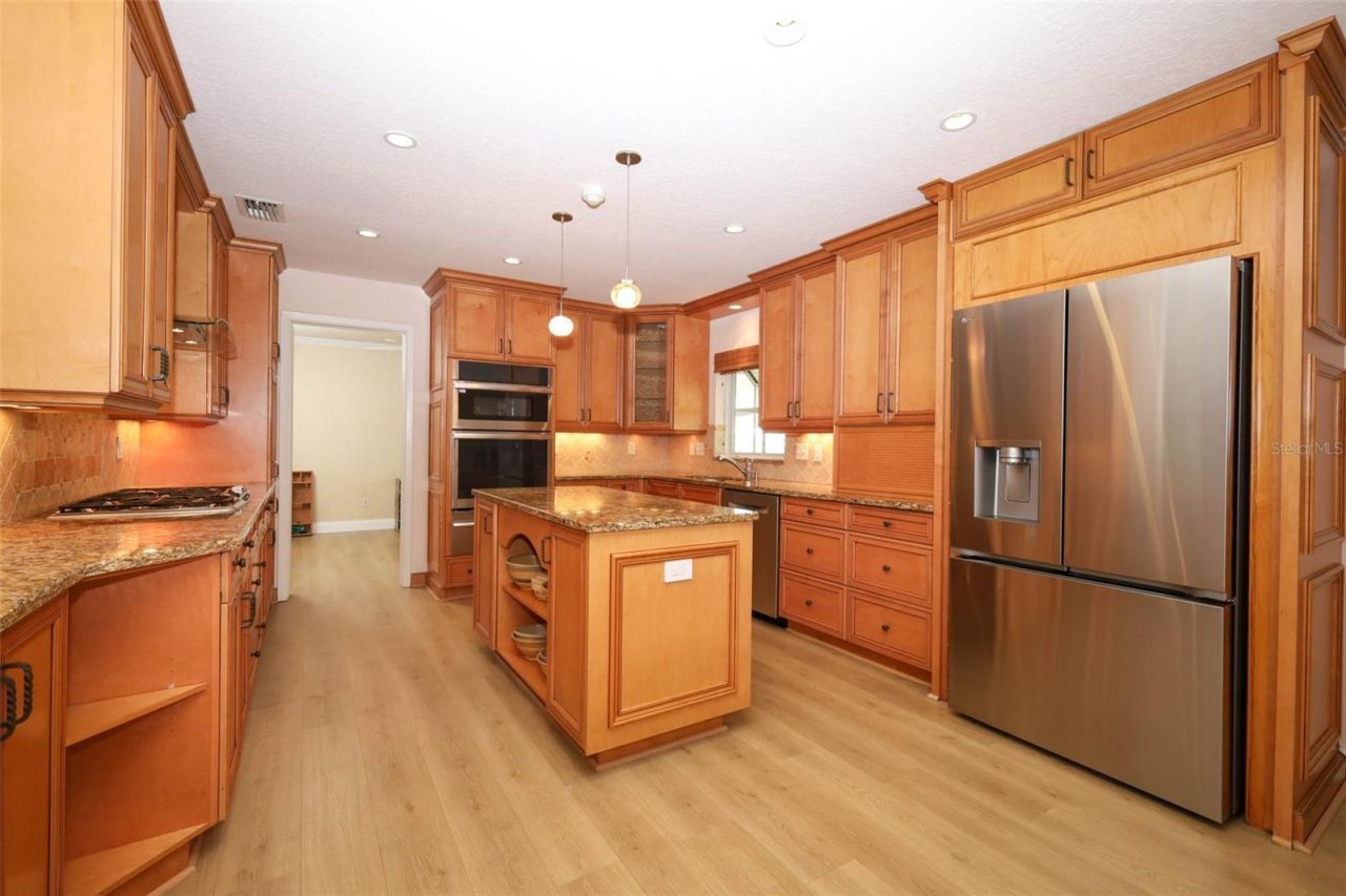 102 Pineview Circle, Altamonte Springs, FL 32714 Photo