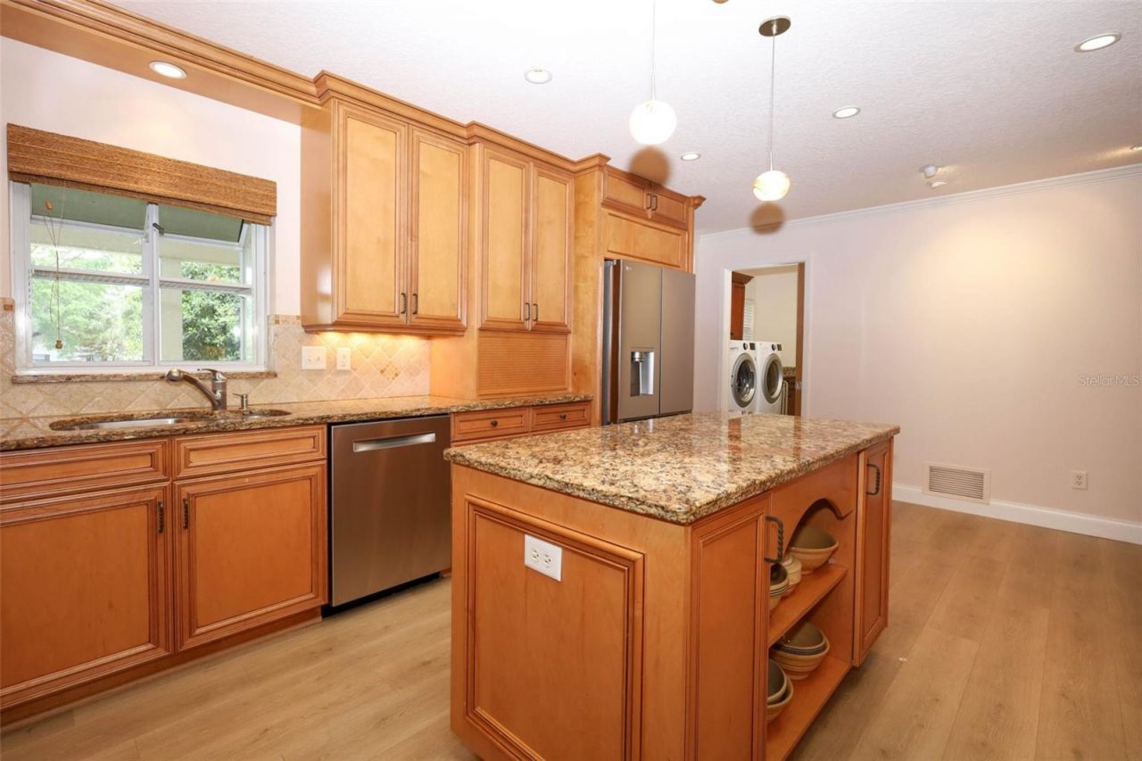 102 Pineview Circle, Altamonte Springs, FL 32714 Photo