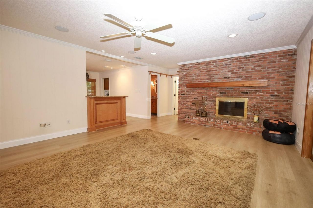 102 Pineview Circle, Altamonte Springs, FL 32714 Photo