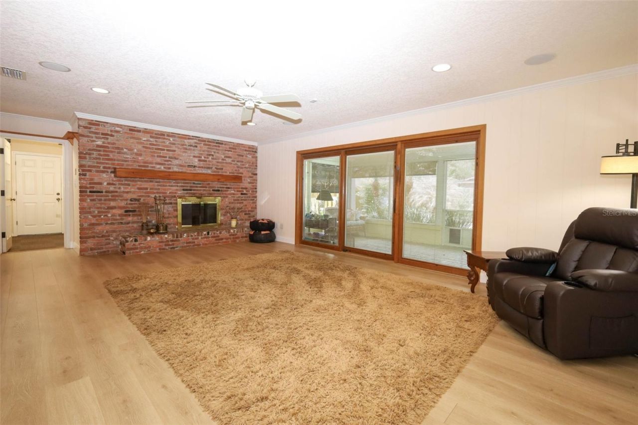 102 Pineview Circle, Altamonte Springs, FL 32714 Photo