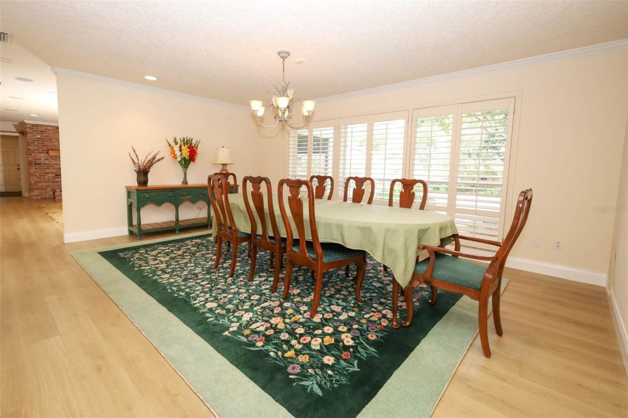 102 Pineview Circle, Altamonte Springs, FL 32714 Photo