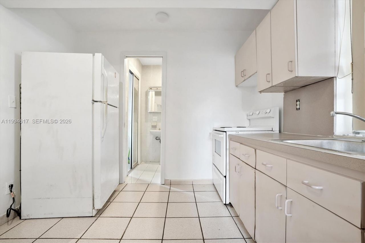 6810 SW 1st St, Miami, FL 33144 Photo