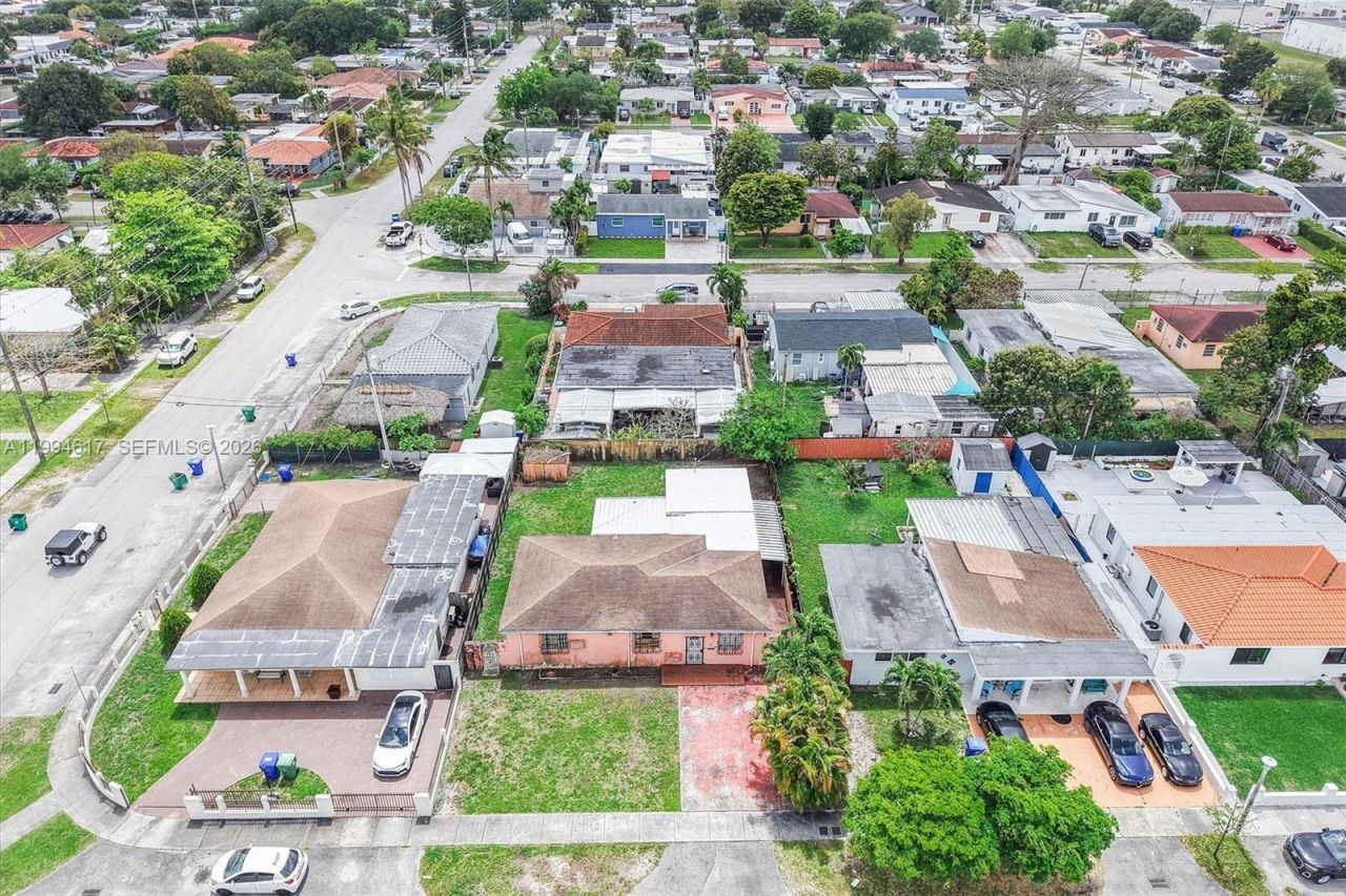 6810 SW 1st St, Miami, FL 33144 Photo