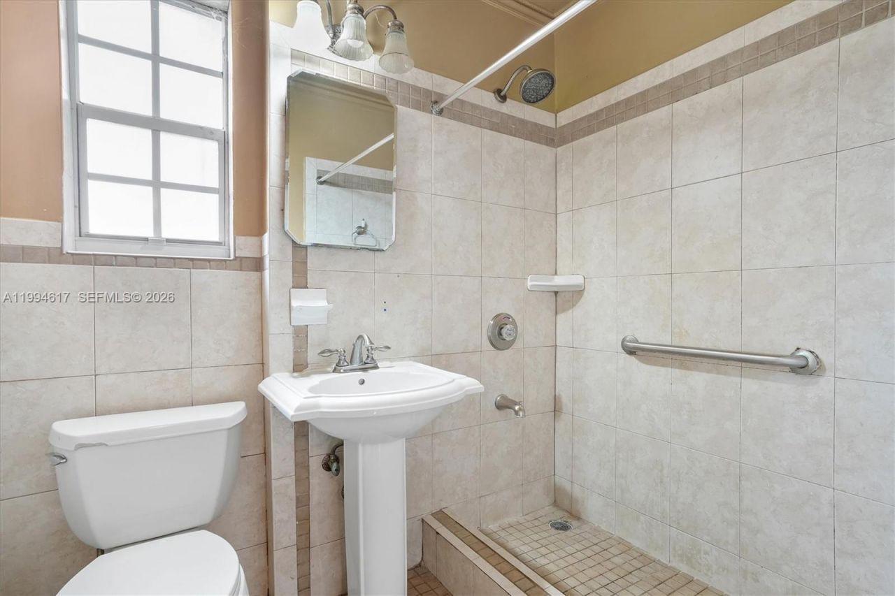 6810 SW 1st St, Miami, FL 33144 Photo