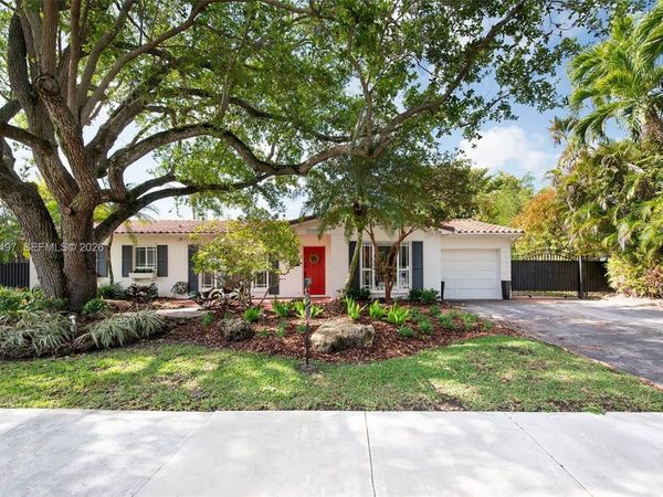 9370 SW 82nd St , Miami, FL 33173