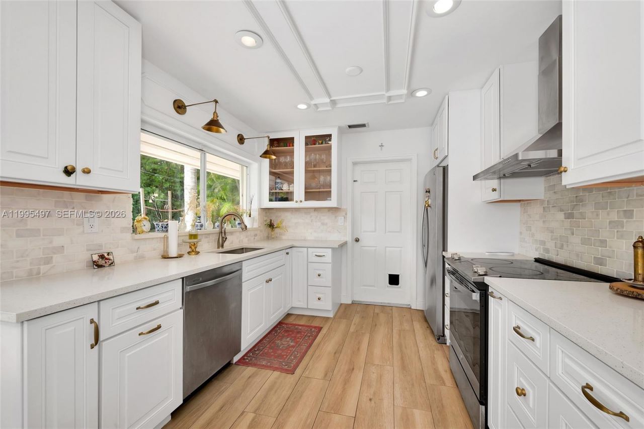 9370 SW 82nd St , Miami, FL 33173 Photo