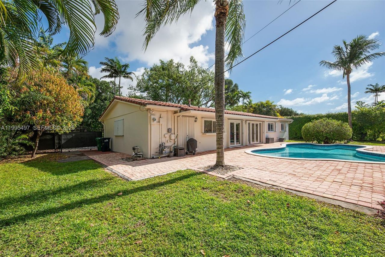 9370 SW 82nd St, Miami, FL 33173 Photo
