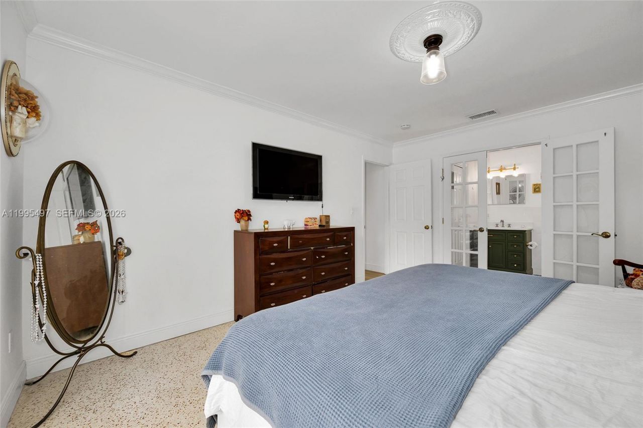 9370 SW 82nd St , Miami, FL 33173 Photo