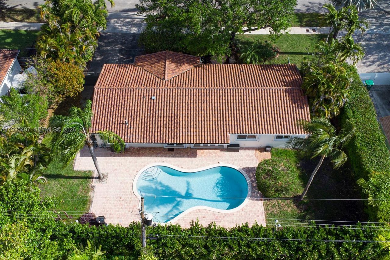 9370 SW 82nd St , Miami, FL 33173 Photo