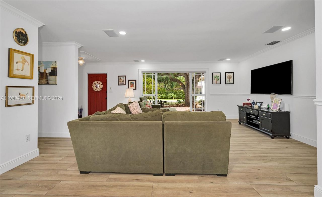 9370 SW 82nd St , Miami, FL 33173 Photo