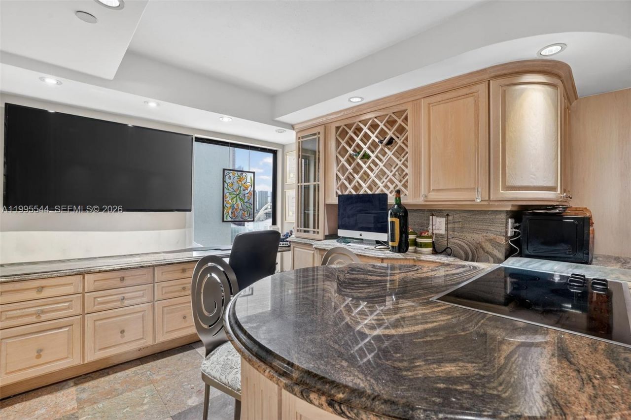 1717 N Bayshore Dr, Unit A-2451, Miami, FL 33132 Photo