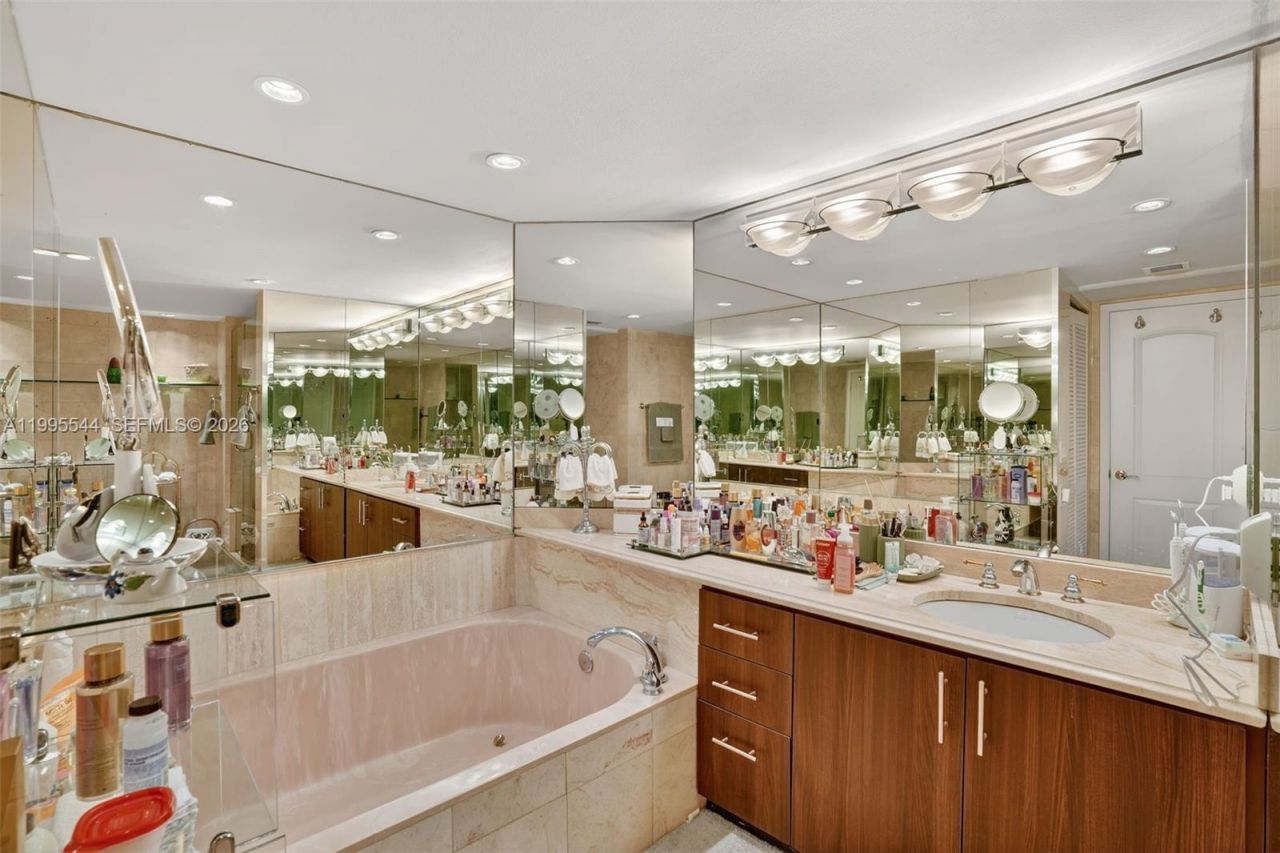 1717 N Bayshore Dr, Unit A-2451, Miami, FL 33132 Photo