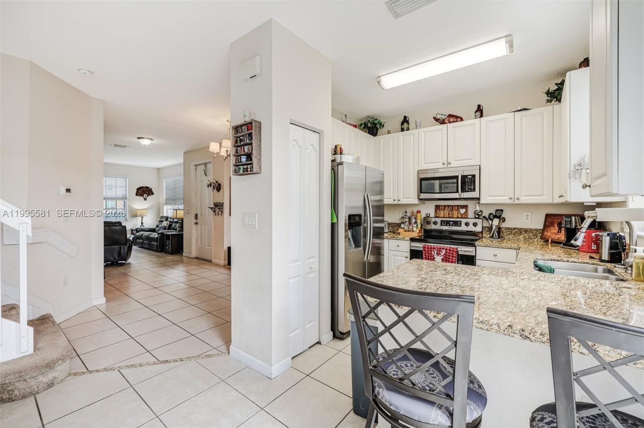936 NE 29th Ter, Homestead, FL 33033 Photo