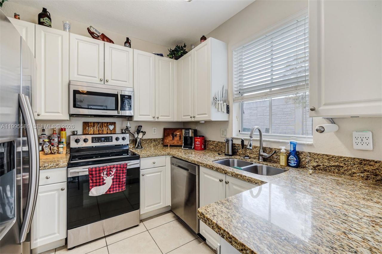 936 NE 29th Ter, Homestead, FL 33033 Photo