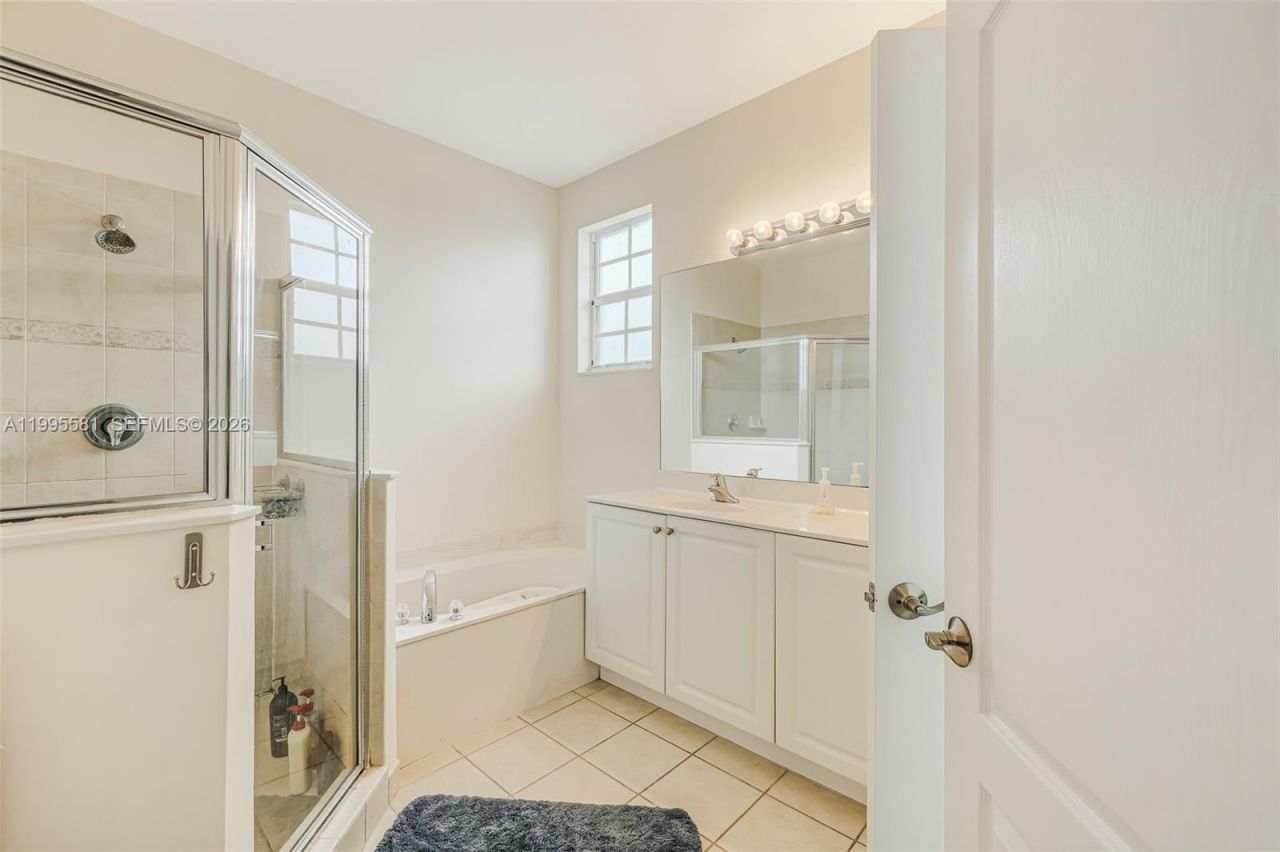 936 NE 29th Ter, Homestead, FL 33033 Photo