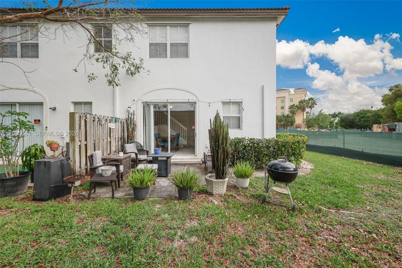 936 NE 29th Ter, Homestead, FL 33033 Photo