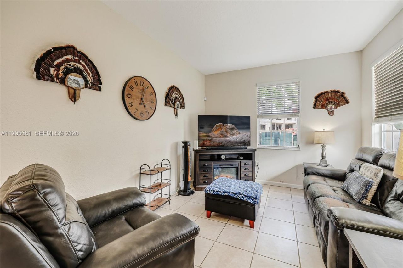 936 NE 29th Ter, Homestead, FL 33033 Photo