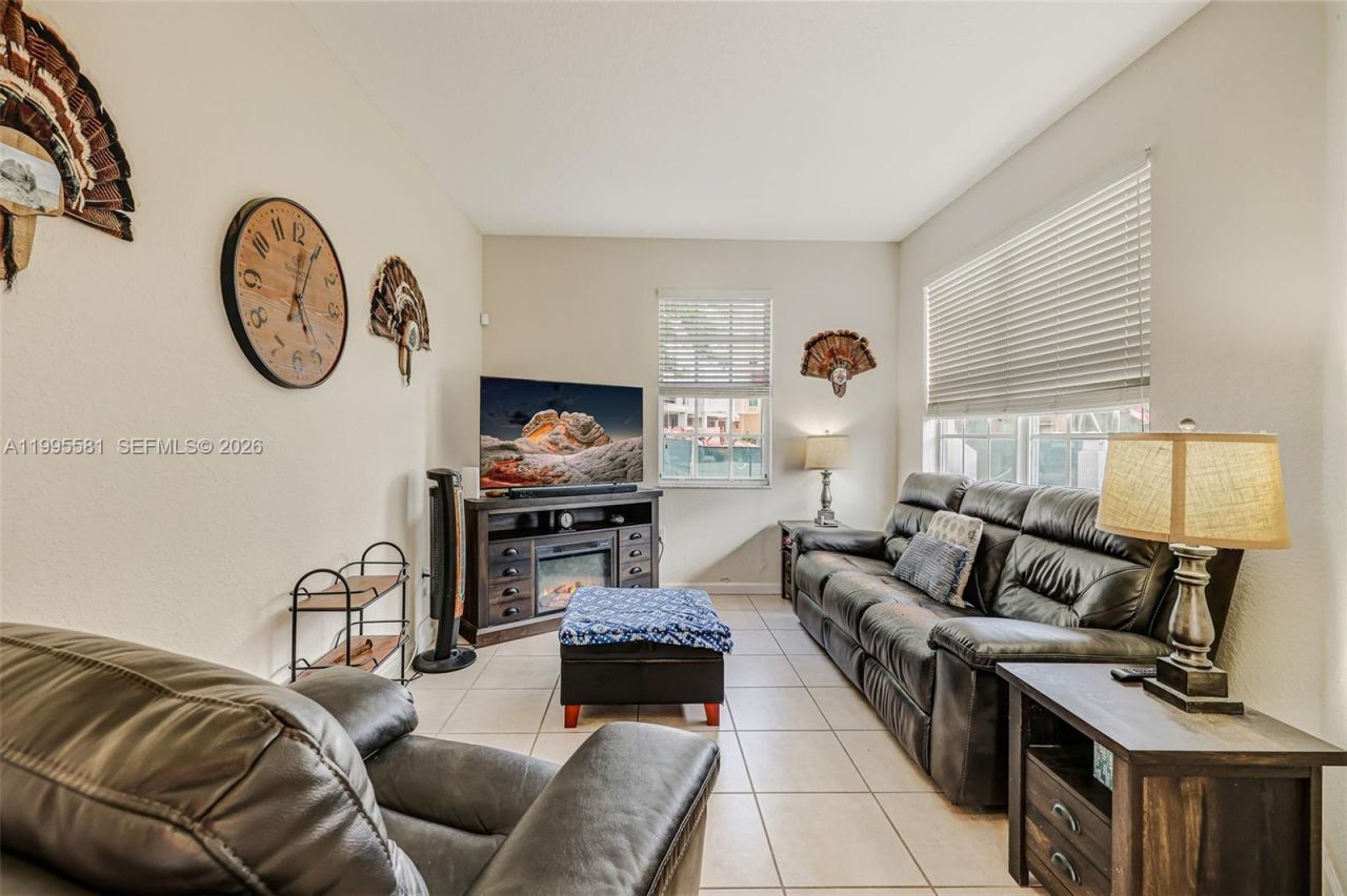 936 NE 29th Ter, Homestead, FL 33033 Photo