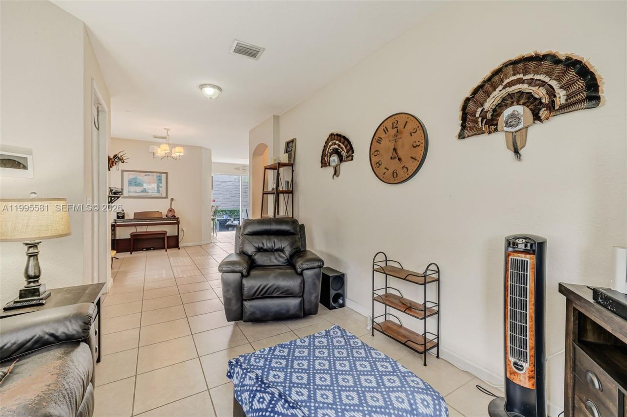 936 NE 29th Ter, Homestead, FL 33033 Photo