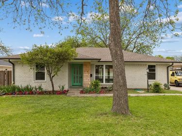 2812 San Medina Avenue, Dallas, TX 75228