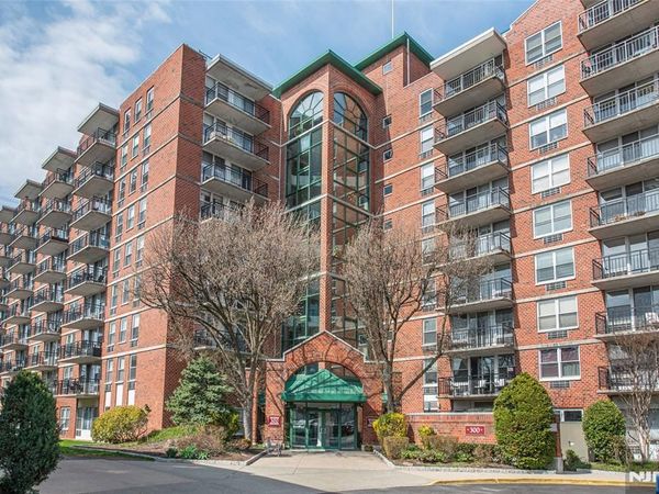 300 Main Street 211, Unit 211, LITTLE FALLS, NJ 07424