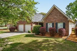 105 Tunstall Drive photo 4