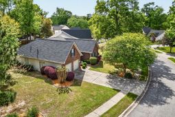 105 Tunstall Drive photo 4