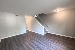 101 Timberlane photo 4