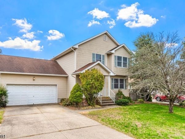 1313 Dukes Pkwy E, Manville, NJ 08835