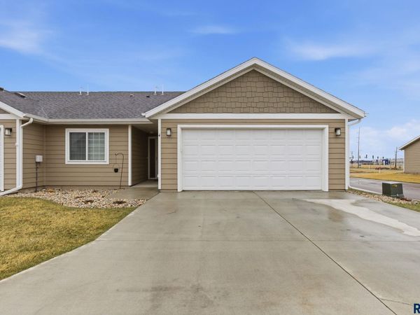 1209 N Marion Rd, Unit 4, Sioux Falls, SD 57107