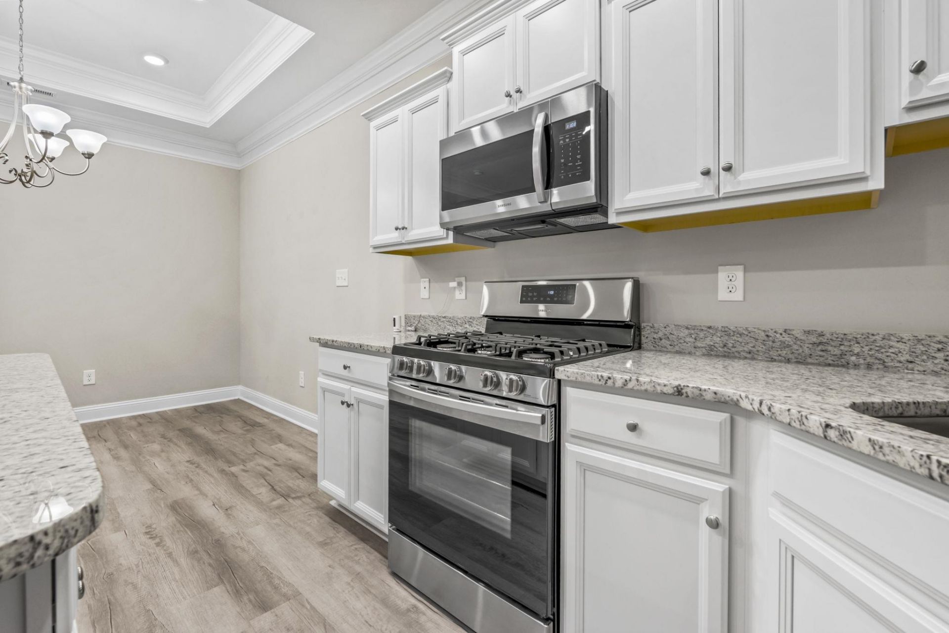 216 Je Edward Dr. Photo 12