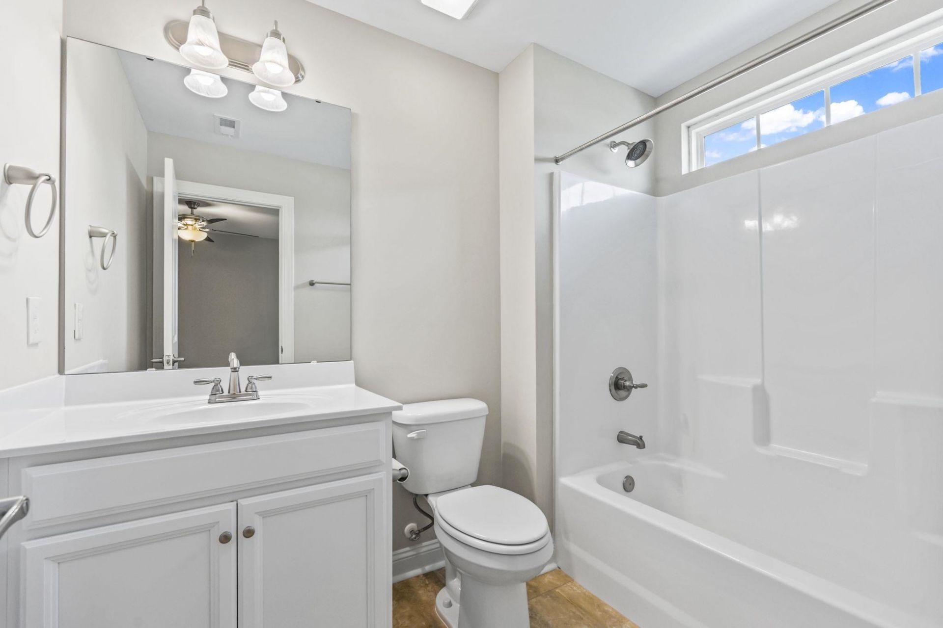 216 Je Edward Dr. Photo 32