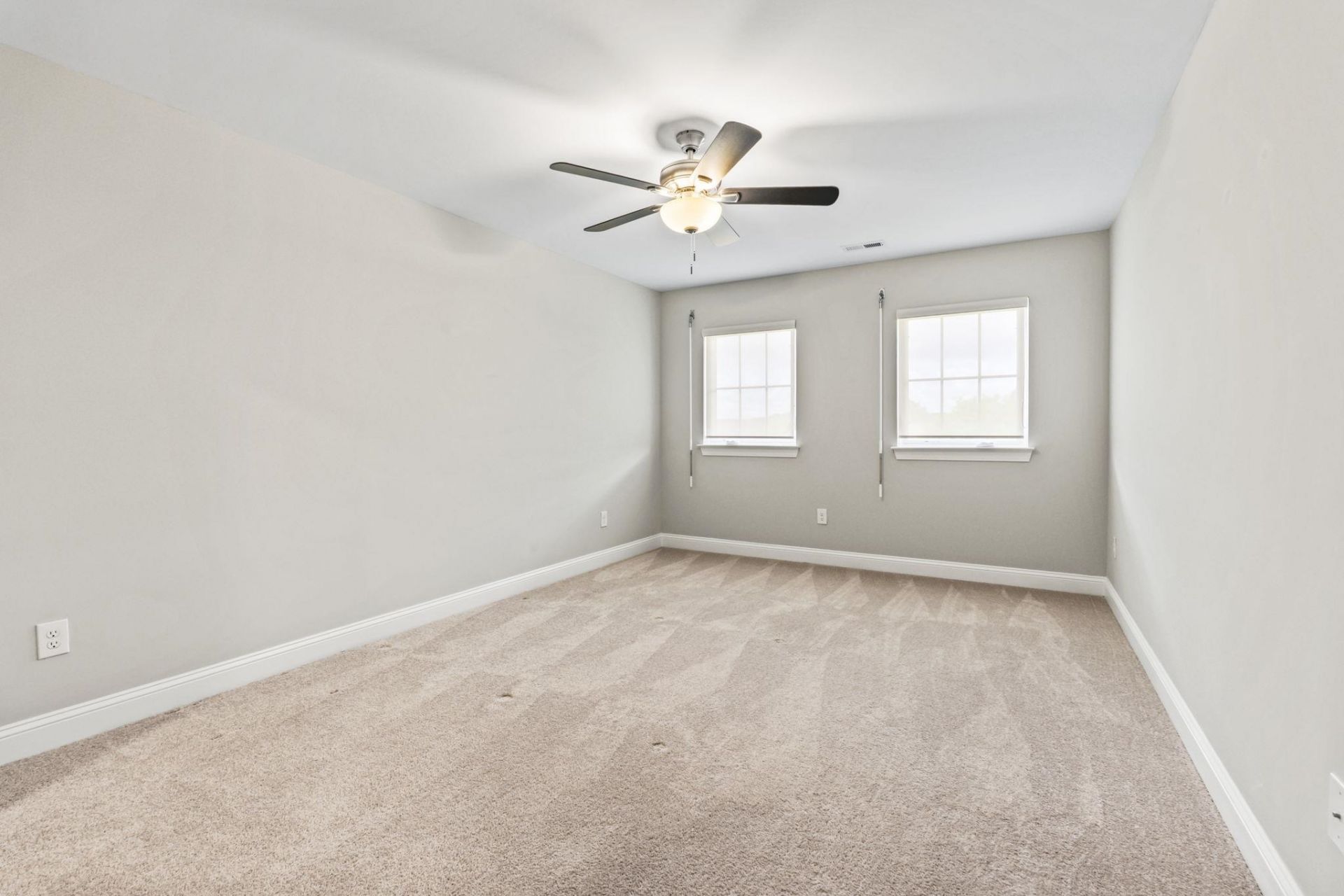 216 Je Edward Dr. Photo 34