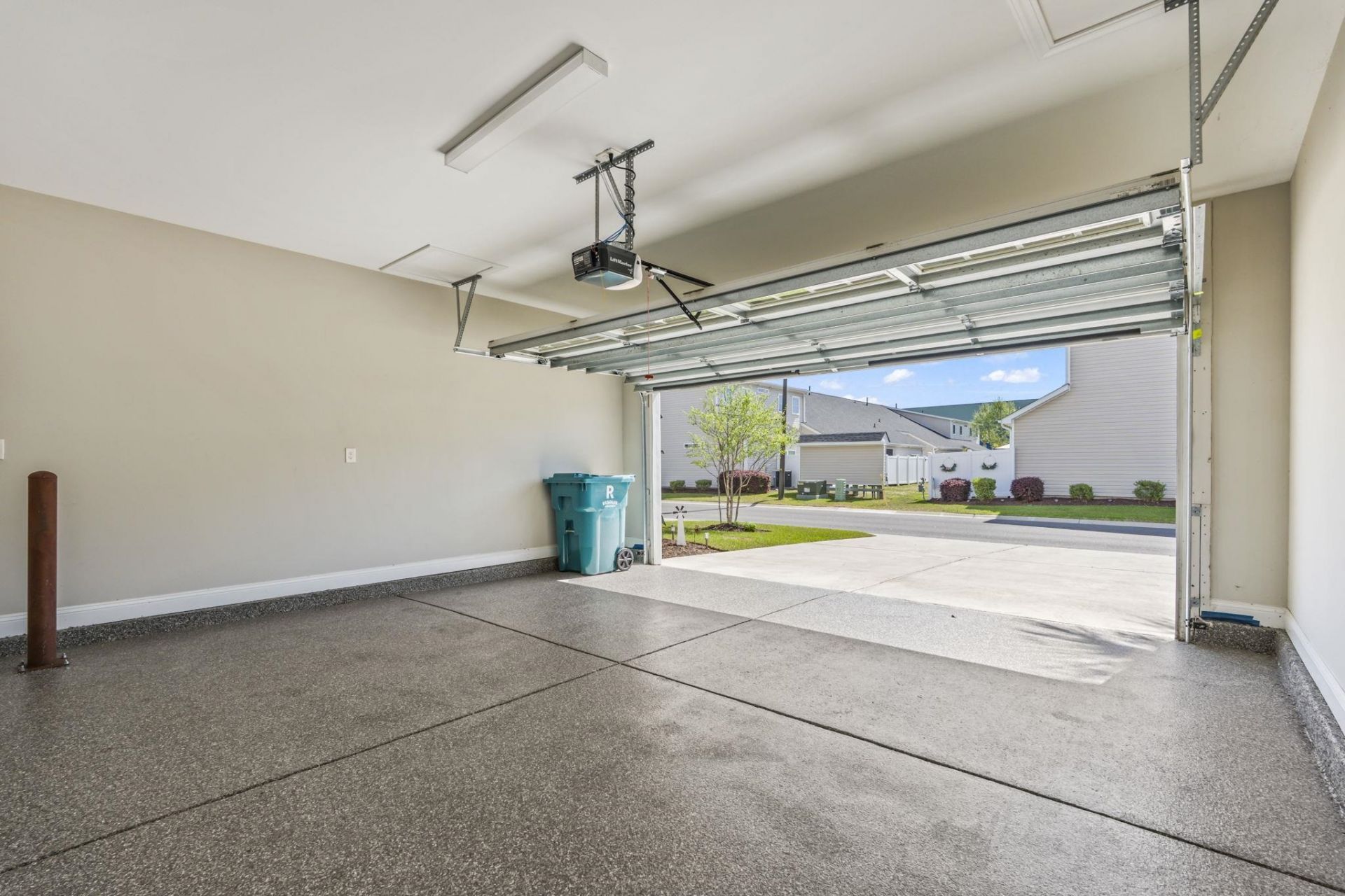 216 Je Edward Dr. Photo 39