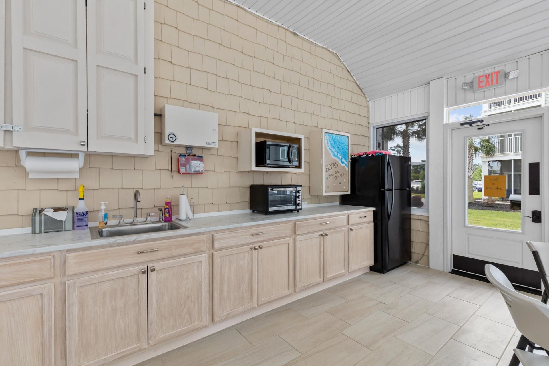 216 Je Edward Dr. Photo 48