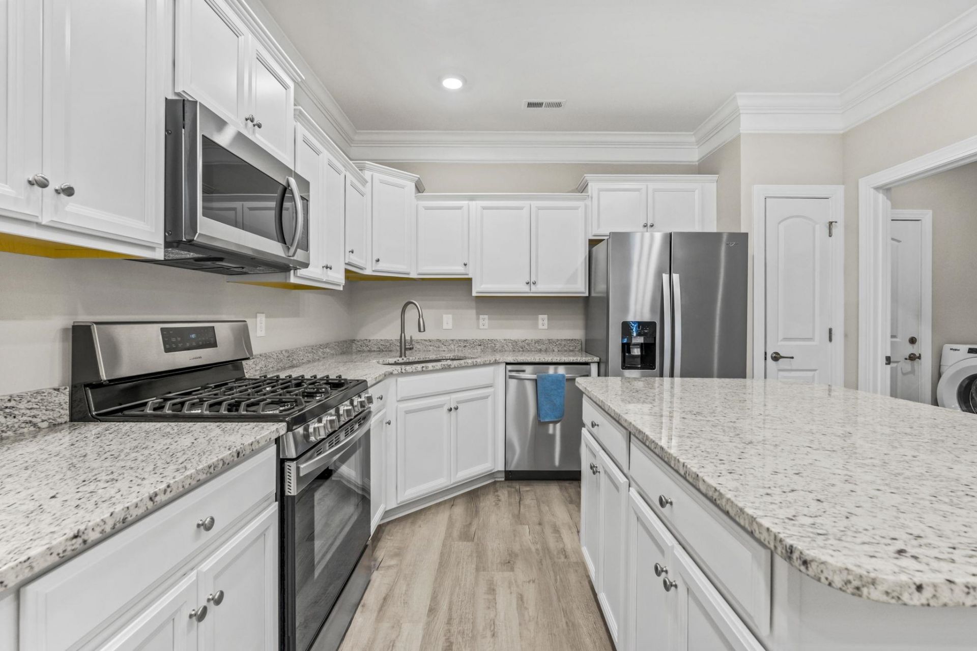 216 Je Edward Dr. Photo 9